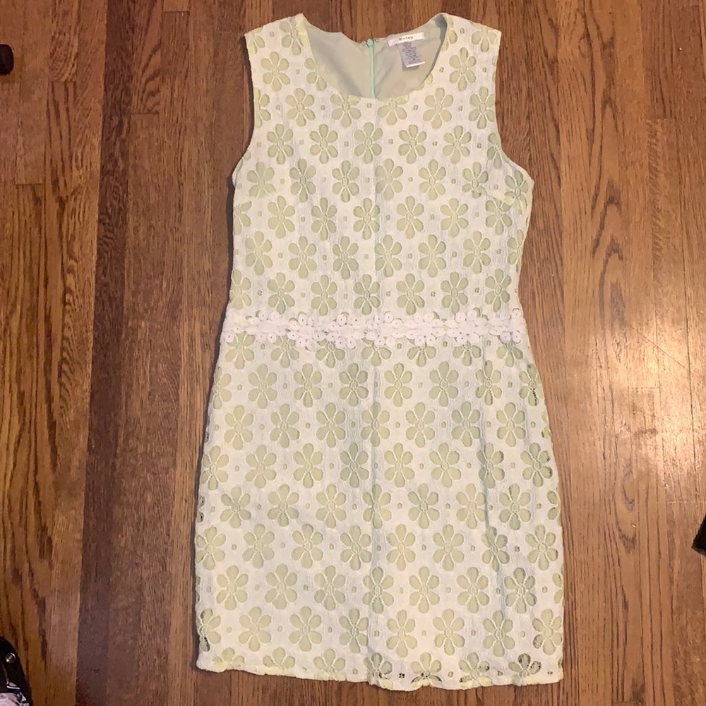 Sleeveless Green and white dress